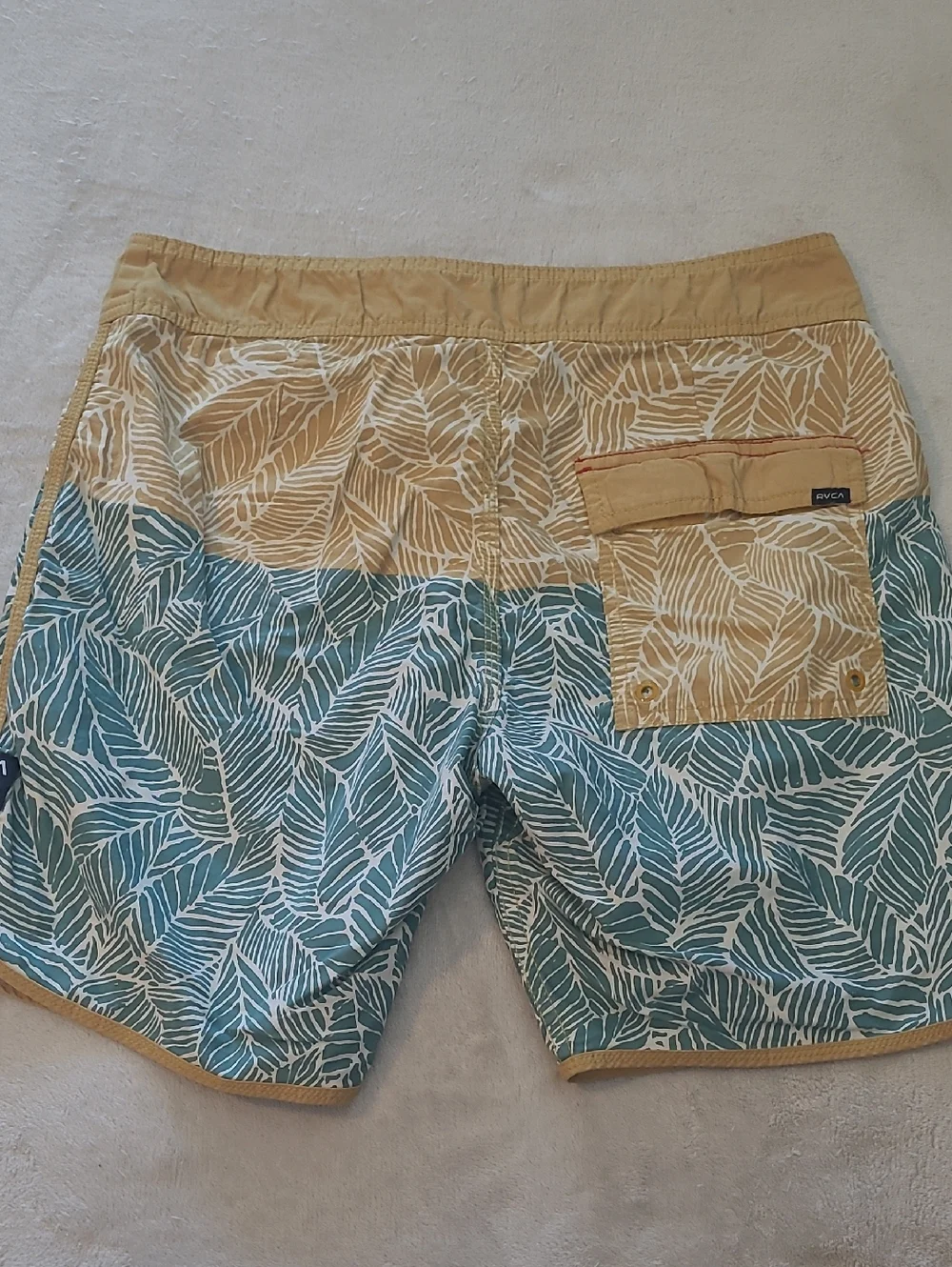 RVCA catch waves